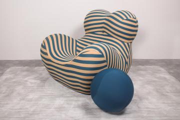 Modern accent chair