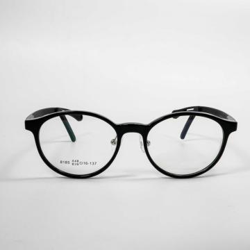 Moderni cornici per occhiali ipoallergenici 2023