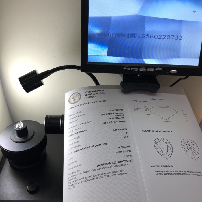 5.0 カラット ペア カット ラボ グロウン ダイヤモンド