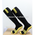 Prilagođene muške nogometne čarape u boji mješane boje