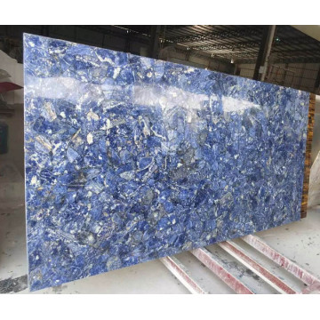 Piring sodalite biru tembus cahaya atau Tidak tembus cahaya