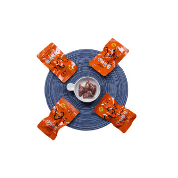 Deliciosa comida molhada de coração de frango para cães