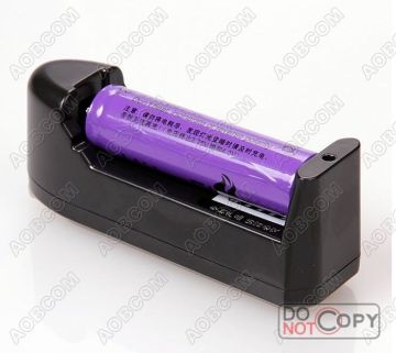 Single Channel 3.7v 18650 Charger For Flashlight Li-ion Battery, Slim And Portable Flashlight Accessories,