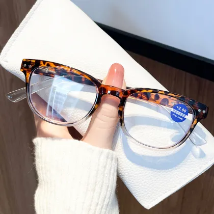 High-Quality Anti-Blue Light Reading Glasses for Ladies with Beanflower Leopard Print Frames