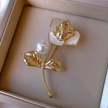 Wholesale Luxury Women's Initial Brooches with Crystals