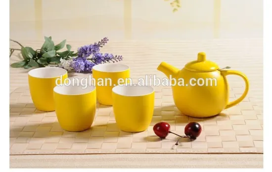 4 cups with a tea pot set