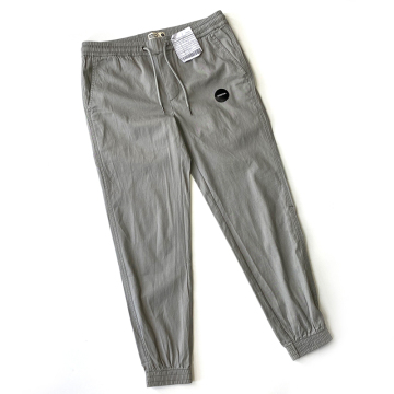 Pantaloni lunghi da uomo all'ingrosso con tasche grandi