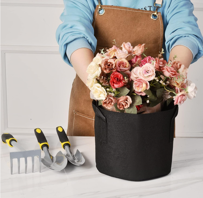 Stocking handles planting bags