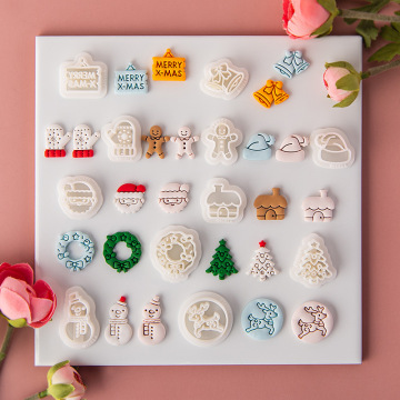 Orecchini in ceramica morbida di Natale intodiy stampo argilloso - Babbo Natale, uomo di pan di zenzero, taglierina a sospensione per ornamenti per alce