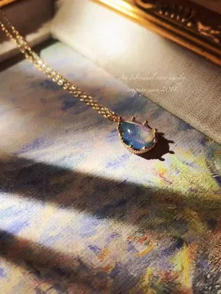 Blue purple inlaid gold-plated necklace