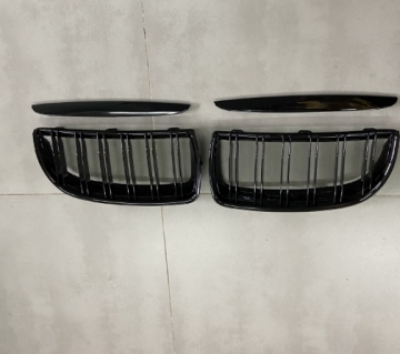 Per BMW E90 Front Grille 2pcs Grille Black Gloss