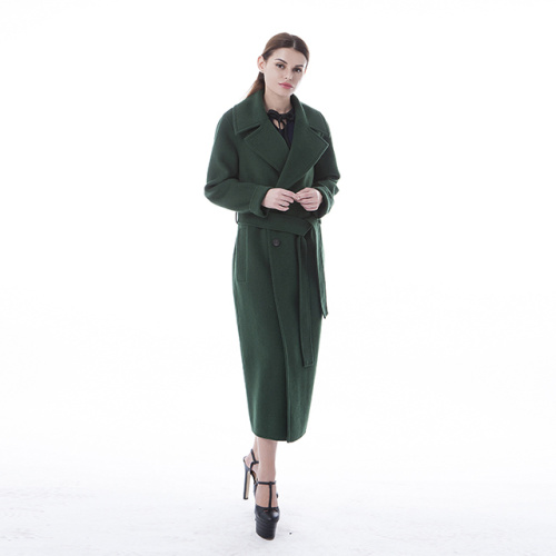 Abrigo de cachemir verde a la moda
