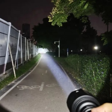 Nextorch P82 Ultra Long Range 1100 mètres 1200 Lumide rechargeable