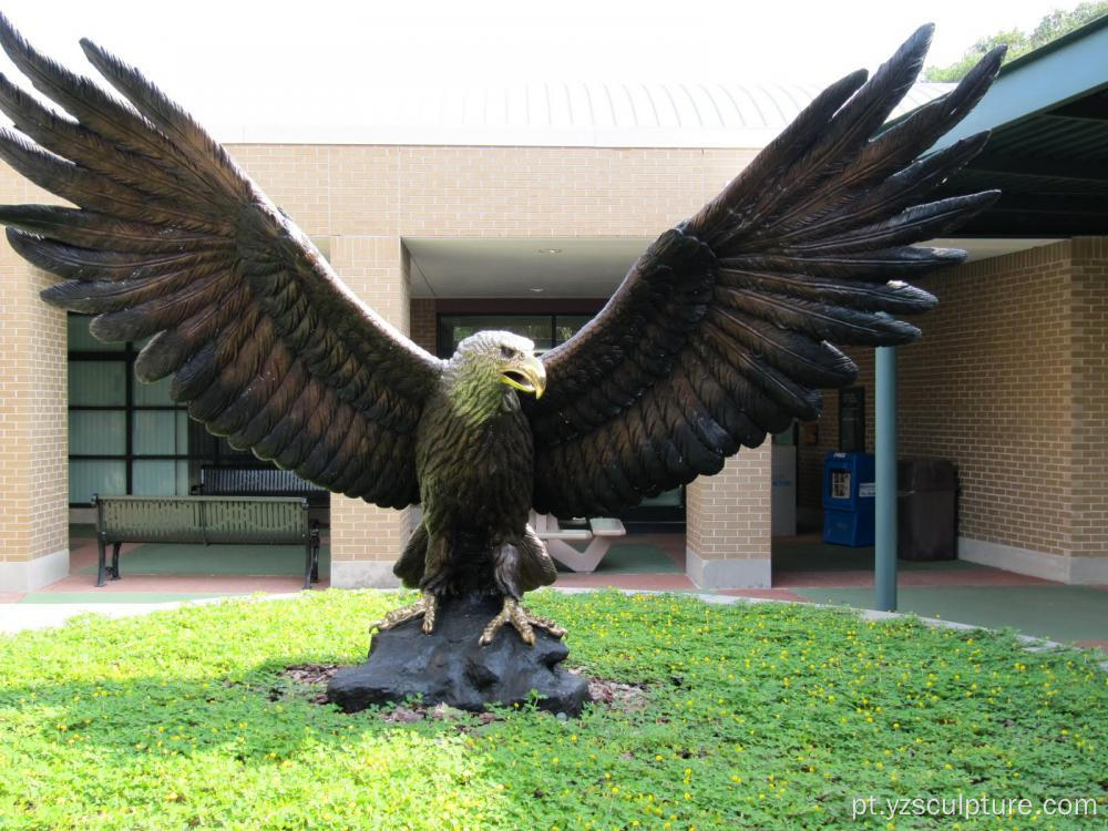 estátua de águia de bronze de tamanho grande