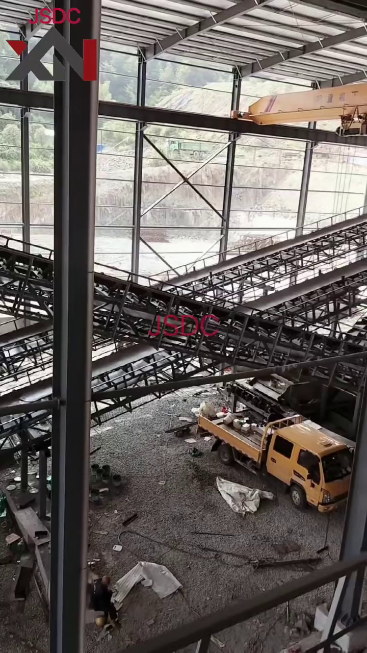 Industrial Conveyor System for Handling Aggregate