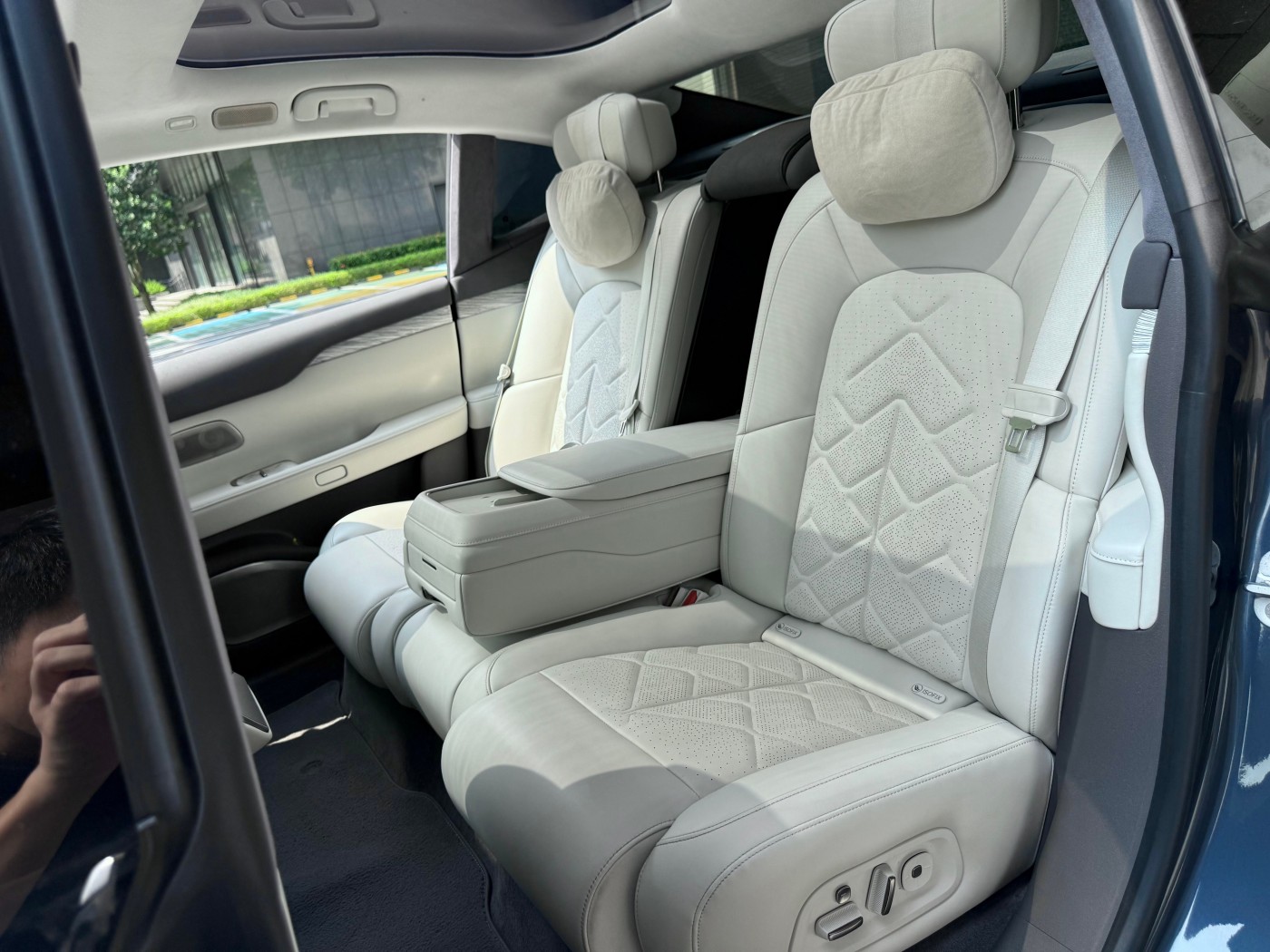 NIO ET7 2024 Executive Signature