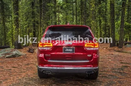 Grand Cherokee 2014 Overland Summit Surrounded