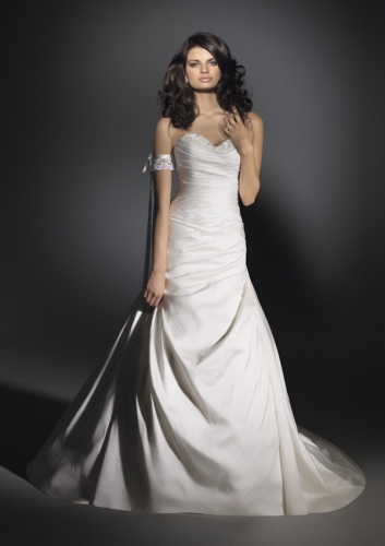 Trumpet Mermaid Train Satin Abito da sposa in perdita