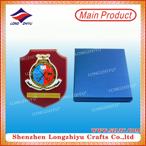 Etching Enamel Wooden Shield Souvenir Wall Plaques for Sale