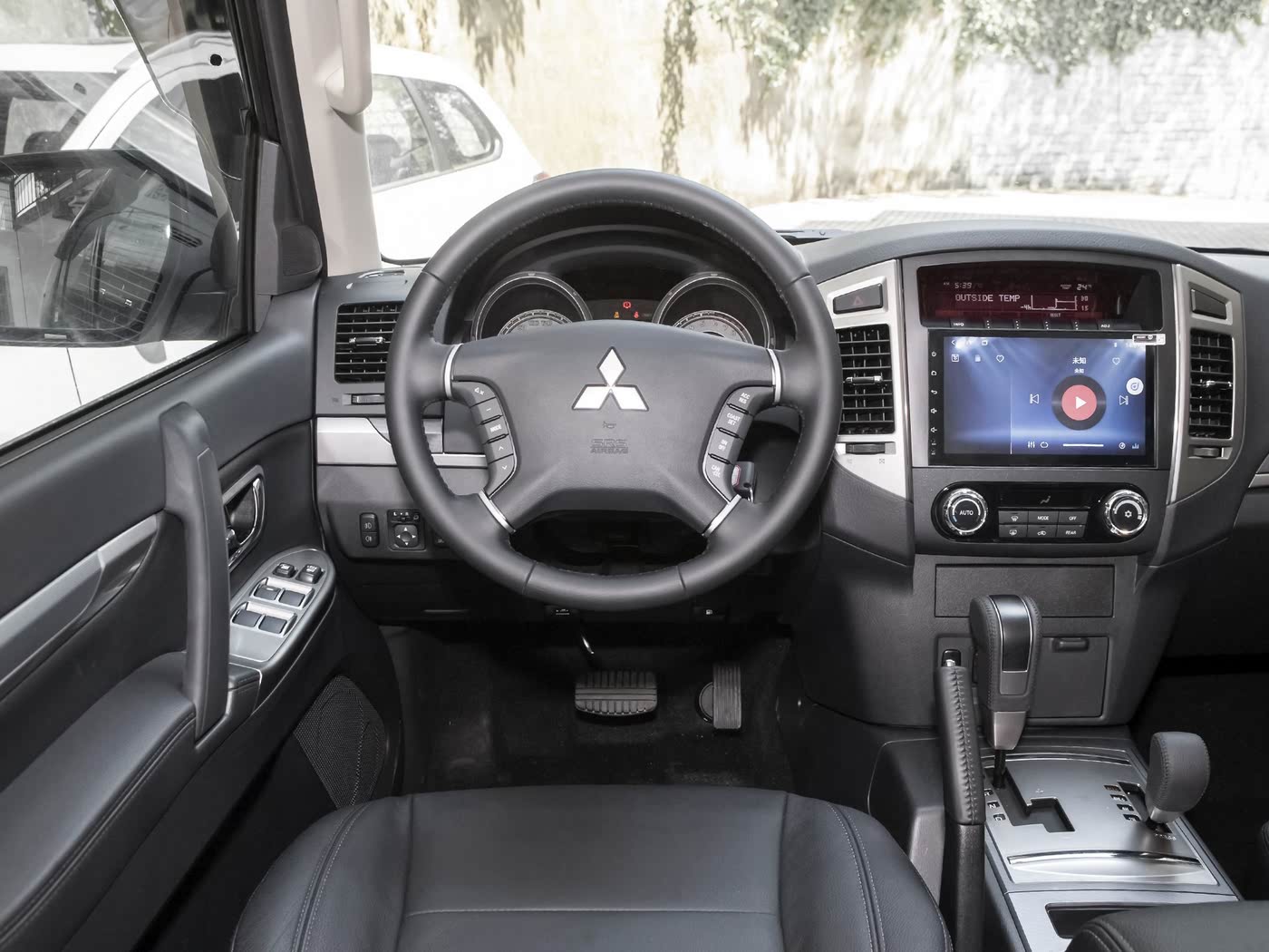 Mitsubishi Pagero V93 2021 V6 High Configuration