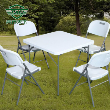Square table can be customized