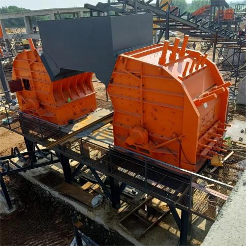 Impact crusher for shaping rock in mining