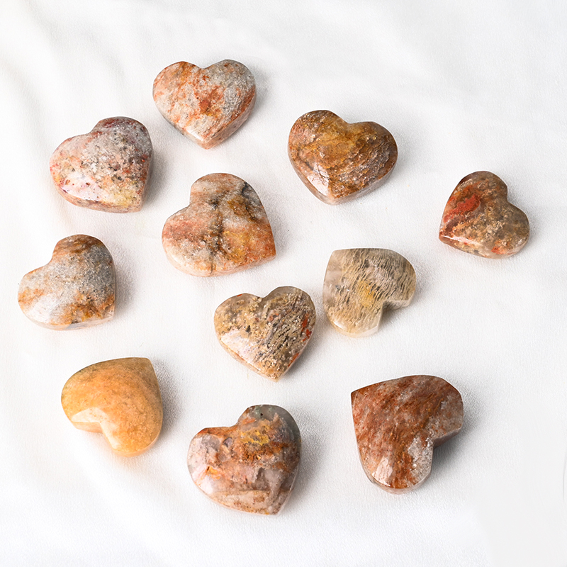 Stone de palma de cristal de forma de corazón para la decoración