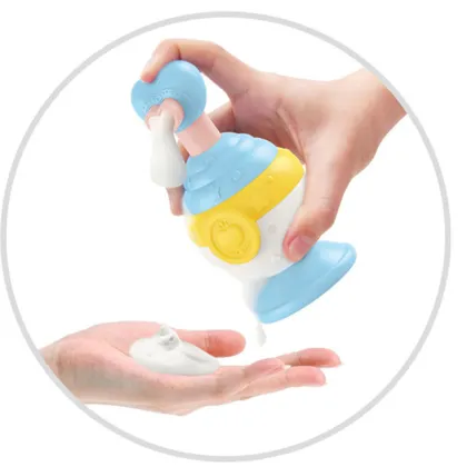 Baby bath bottle