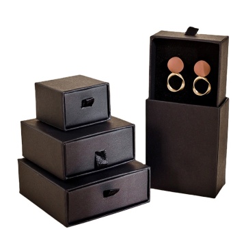 Box regalo magnetico di lusso con logo personalizzato, nastro e inserto per abbigliamento