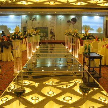 Mirror Gold Metal Frame Tempered Glass Round Wedding Stage Platform