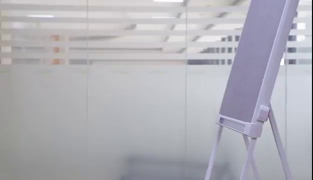 Protable Easel Using Various Magnetic Flipchart Whiteboard