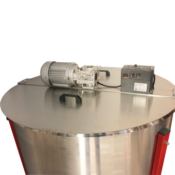 Fully automatic honey extractor reversible used for honey processing with 24 frames