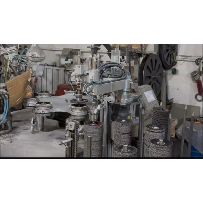 Disco de láminas versátil para aplicaciones de lijado y pulido