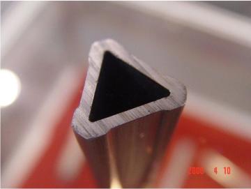 Tubo triangolare in acciaio speciale