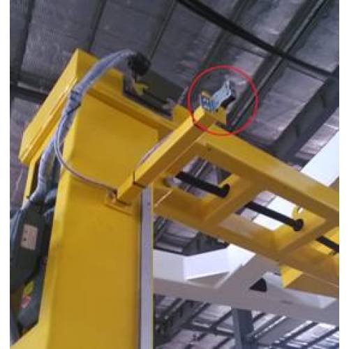 Rotary arm wrapping system with top presser