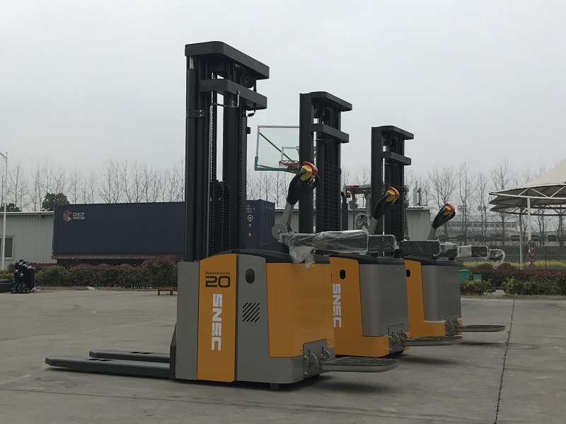 2 Ton Electric Stacker