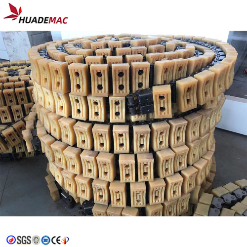 Plastic pipe haul off machine rubber blocks