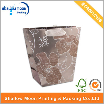 Factory customized wholesale paper merchandise bags.