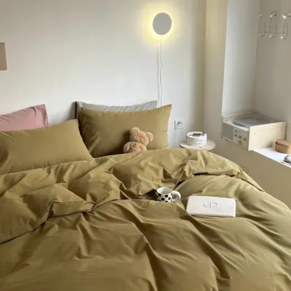 Discounted 100% Cotton 200TC White Double Bed Sheets and Children's Bed Sheet Set