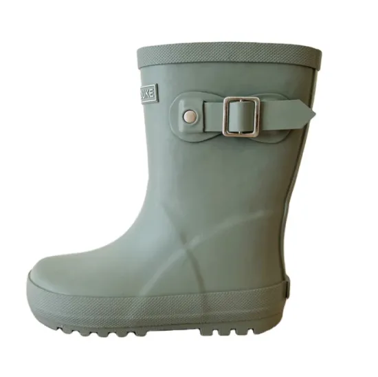 China Factory Kids Rubber Boots Rain Neoprene Natural Rubber Rain Boots" 

However, for better SEO and readability, consider shortening it to:

"China Factory Kids Rain Boots Neoprene Natural Rubber