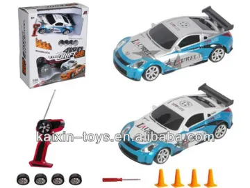 Full Functions 1:24 R/C Drift Car With Roadblock