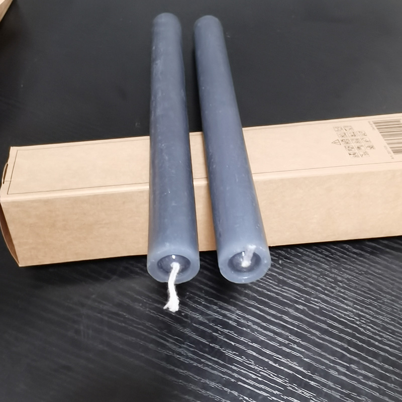 Свечка матавага колеру для ўпрыгожвання вячэрняй свечкі