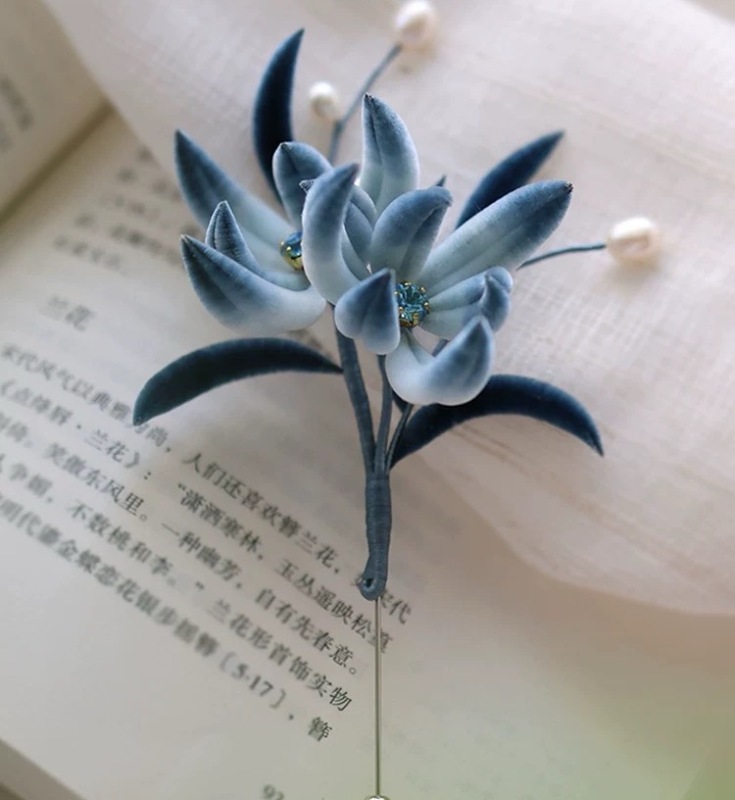 Empty valley orchid non-legacy velvet brooch
