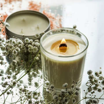 Aromaterapia con velas de mecha de madera