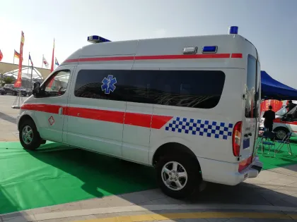 Maxus v80 China van ambulance supplier price