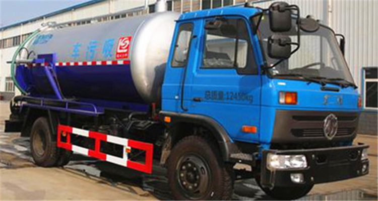 sewage suction truck