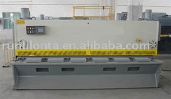 HYDRAULIC GUILLOTINE SHEAR MACHINE