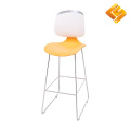 Двухцветный барный стул с прочной стальной основой