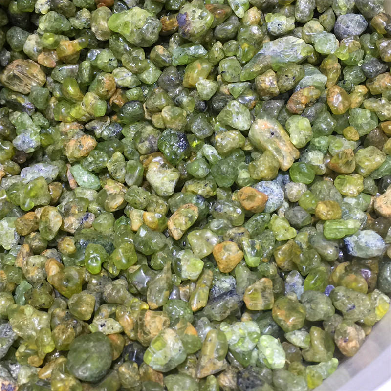 100g Natural Stone Olivine Rock Crystal Tumbled Stone Green Crystal Healing Specimen Minerals Home Desk Aquarium Decoration