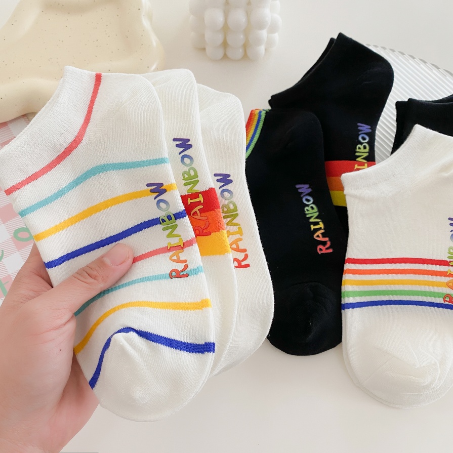 Versatile Rainbow Boat Socks: Lumiwanag ang iyong sangkap